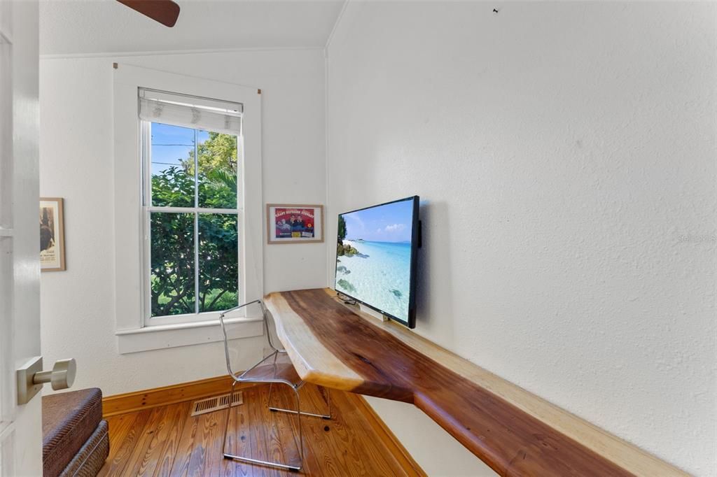 For Sale: $1,675,000 (4 beds, 3 baths, 2160 Square Feet)