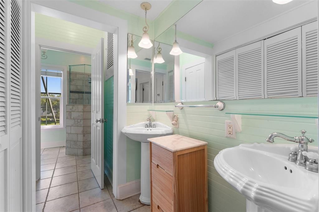 For Sale: $1,675,000 (4 beds, 3 baths, 2160 Square Feet)