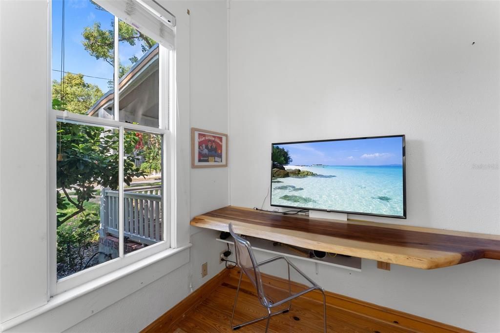 For Sale: $1,675,000 (4 beds, 3 baths, 2160 Square Feet)