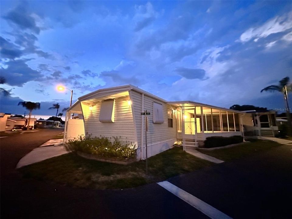 For Sale: $69,000 (1 beds, 1 baths, 536 Square Feet)