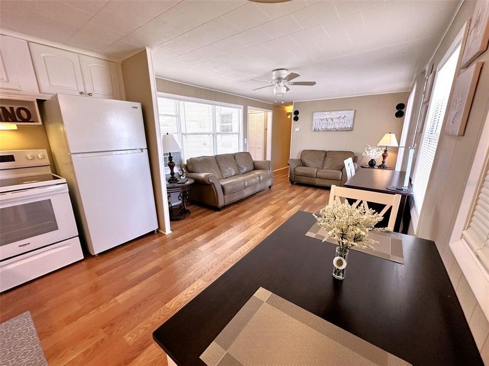 For Sale: $69,000 (1 beds, 1 baths, 536 Square Feet)