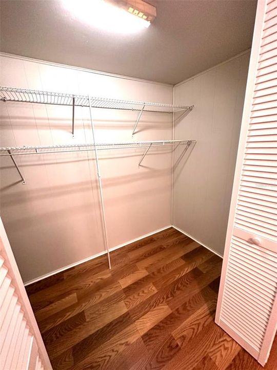 For Sale: $69,000 (1 beds, 1 baths, 536 Square Feet)