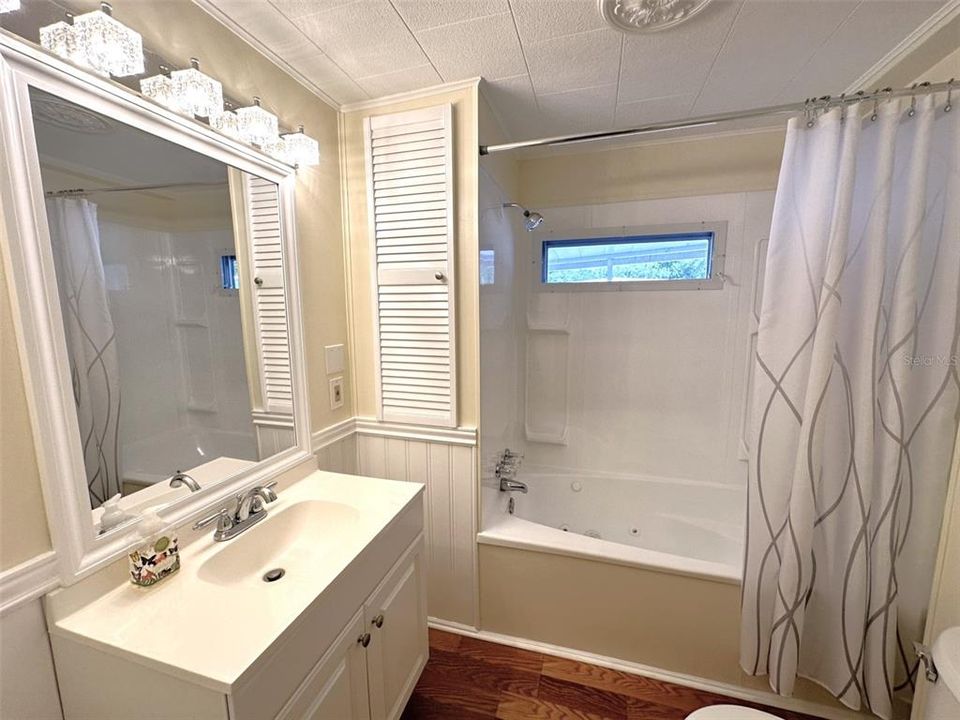 For Sale: $69,000 (1 beds, 1 baths, 536 Square Feet)