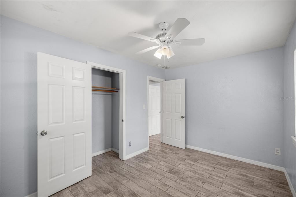 合同活跃: $224,000 (3 贝兹, 2 浴室, 1934 平方英尺)