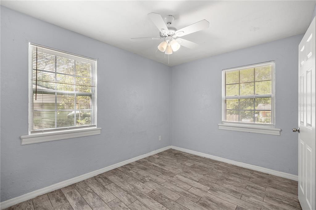 合同活跃: $224,000 (3 贝兹, 2 浴室, 1934 平方英尺)