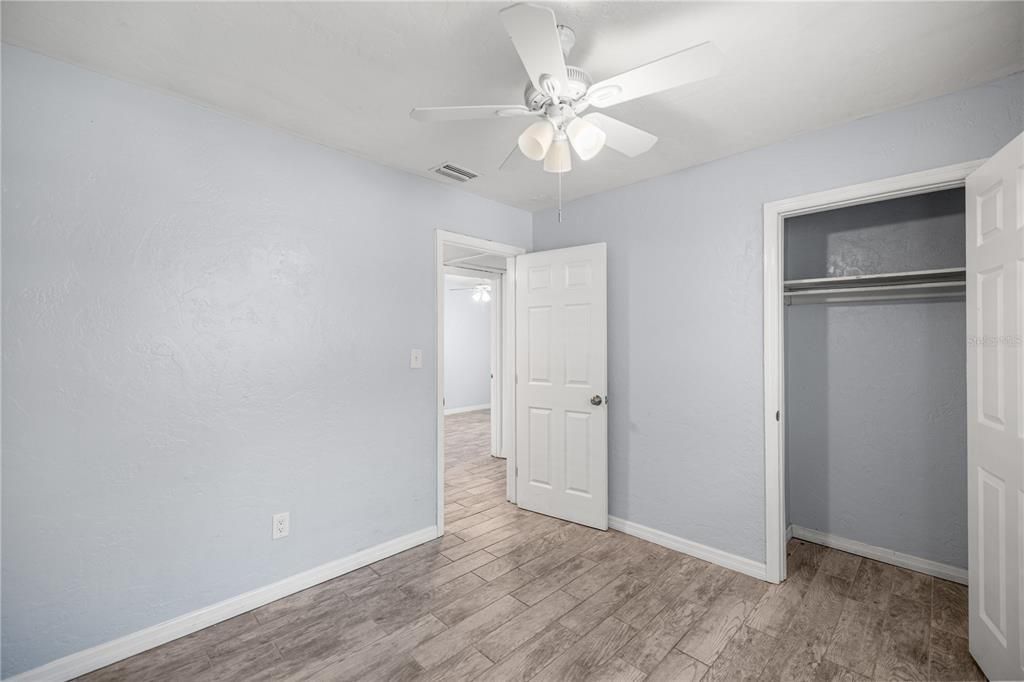 合同活跃: $224,000 (3 贝兹, 2 浴室, 1934 平方英尺)