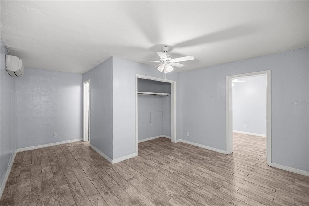 合同活跃: $224,000 (3 贝兹, 2 浴室, 1934 平方英尺)