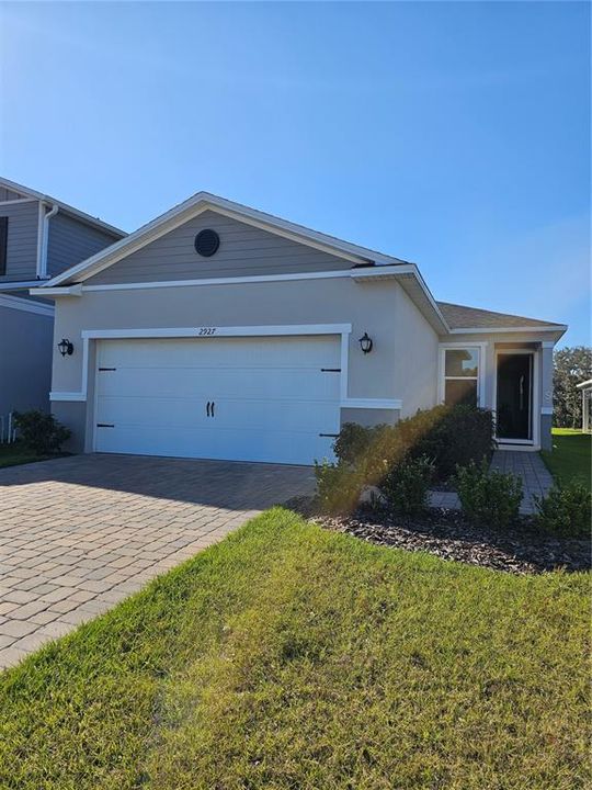 Active With Contract: $2,490 (3 beds, 2 baths, 1656 Square Feet)