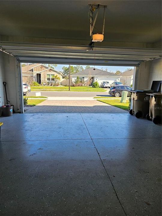 Active With Contract: $2,490 (3 beds, 2 baths, 1656 Square Feet)