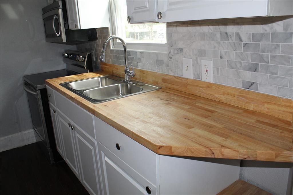 En Venta: $395,900 (0 camas, 0 baños, 1960 Pies cuadrados)