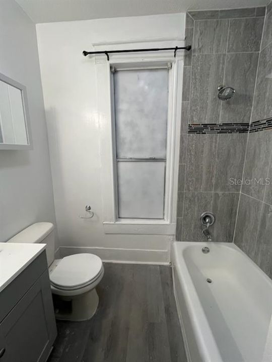 En Venta: $395,900 (0 camas, 0 baños, 1960 Pies cuadrados)