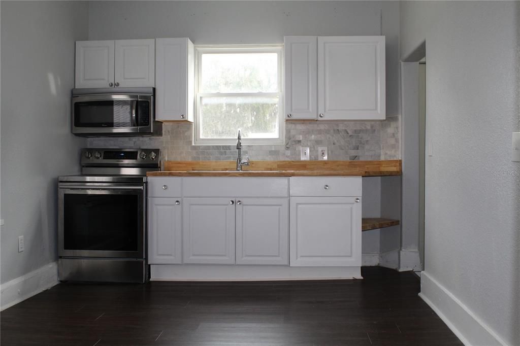 En Venta: $395,900 (0 camas, 0 baños, 1960 Pies cuadrados)