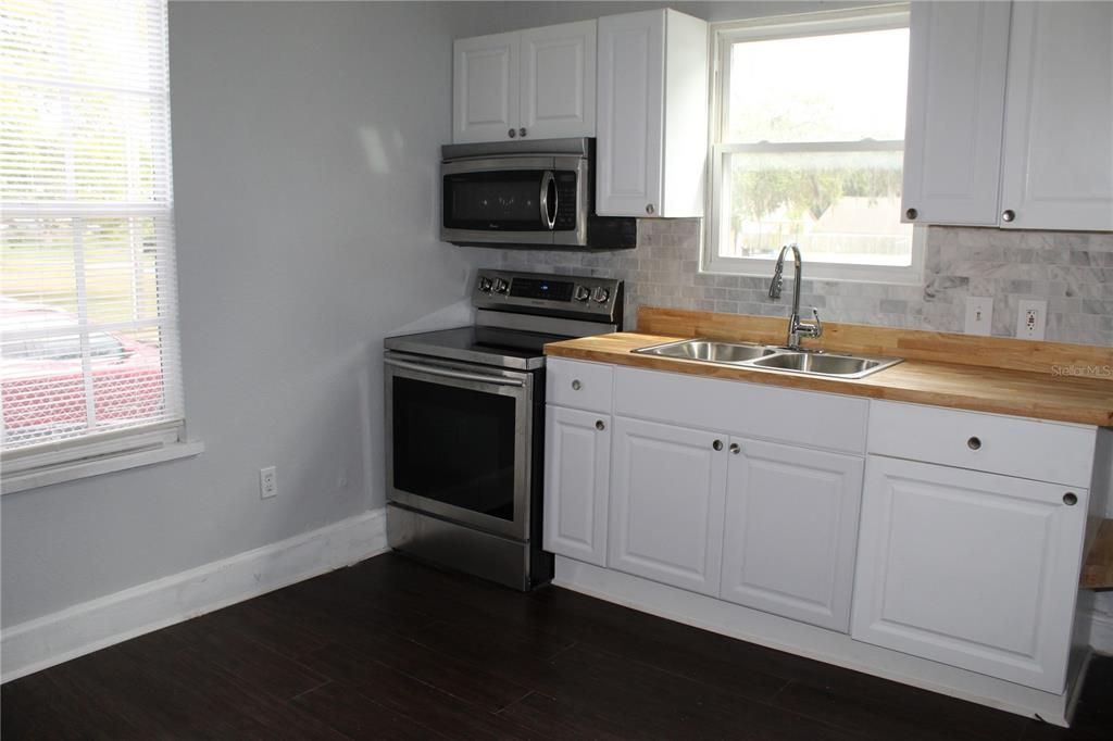 En Venta: $395,900 (0 camas, 0 baños, 1960 Pies cuadrados)