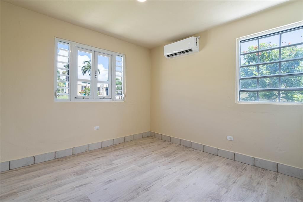 For Sale: $385,000 (4 beds, 3 baths, 2096 Square Feet)