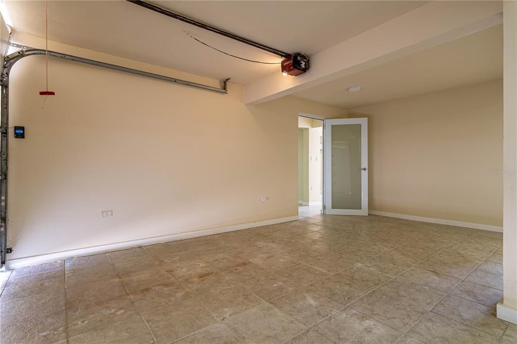 For Sale: $385,000 (4 beds, 3 baths, 2096 Square Feet)