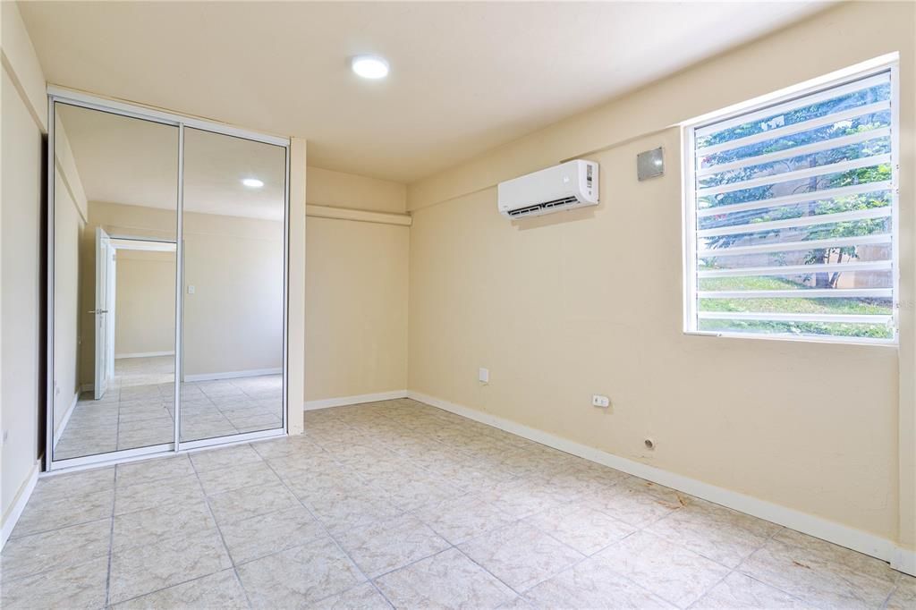 For Sale: $385,000 (4 beds, 3 baths, 2096 Square Feet)