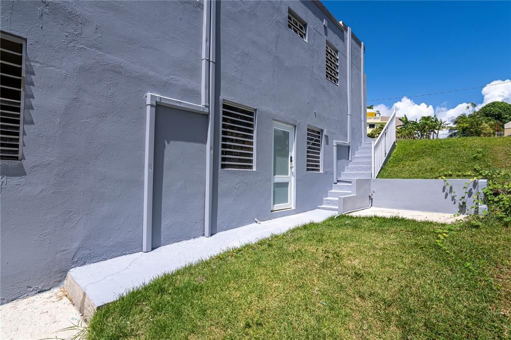 For Sale: $385,000 (4 beds, 3 baths, 2096 Square Feet)