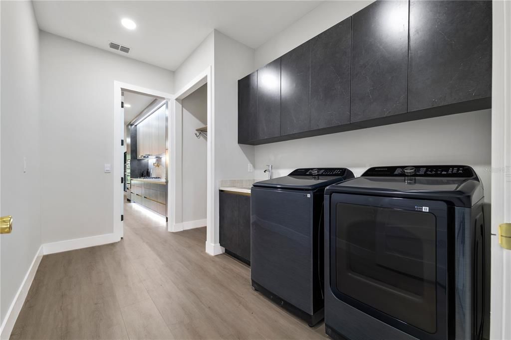 For Sale: $1,200,000 (4 beds, 3 baths, 3246 Square Feet)