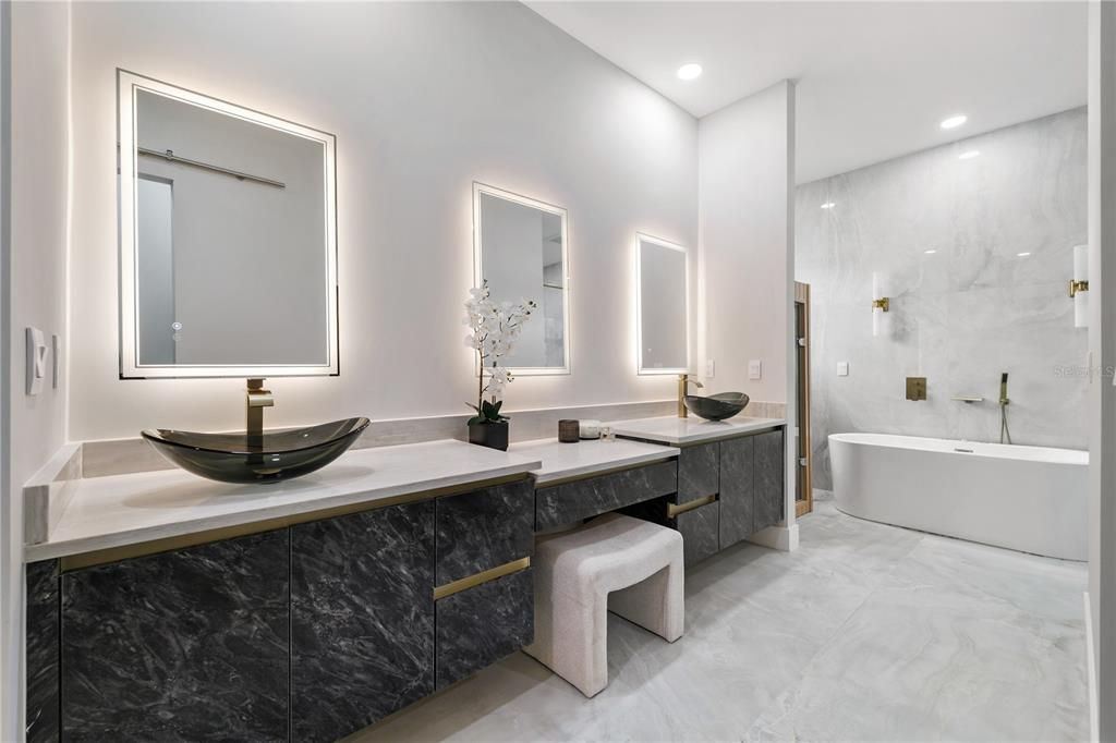 For Sale: $1,200,000 (4 beds, 3 baths, 3246 Square Feet)