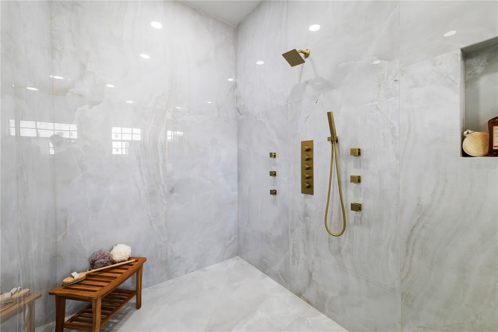 For Sale: $1,200,000 (4 beds, 3 baths, 3246 Square Feet)