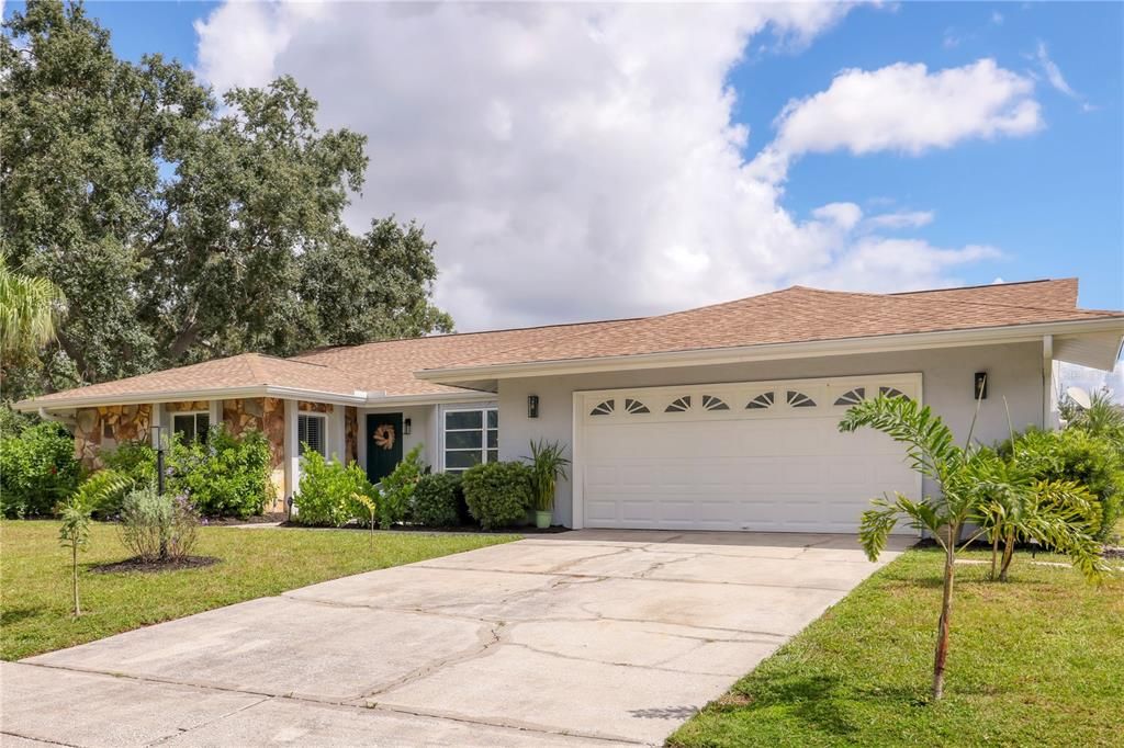 合同活跃: $424,900 (3 贝兹, 2 浴室, 1723 平方英尺)