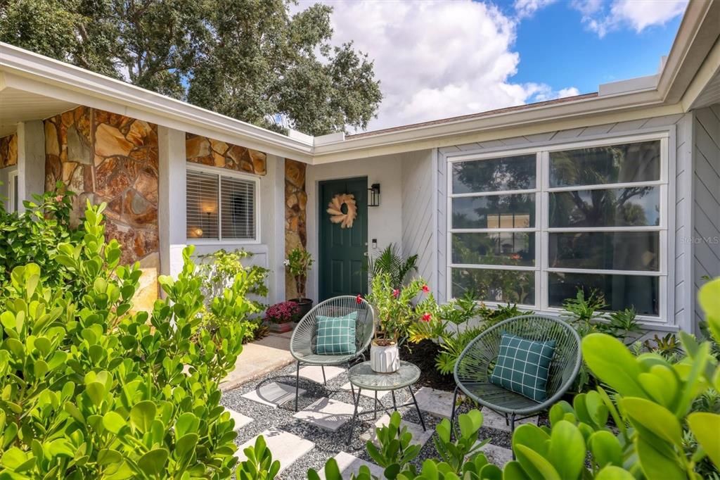 合同活跃: $424,900 (3 贝兹, 2 浴室, 1723 平方英尺)