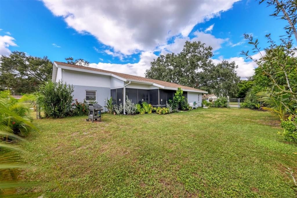 合同活跃: $424,900 (3 贝兹, 2 浴室, 1723 平方英尺)