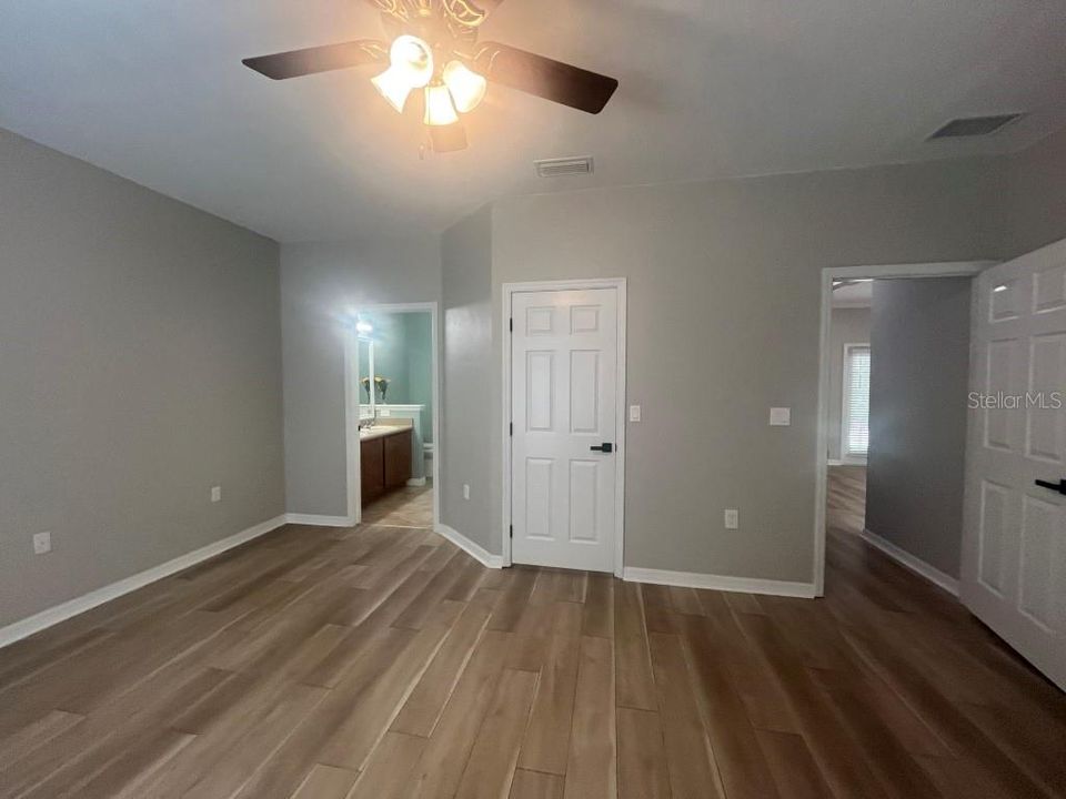 待售: $262,000 (2 贝兹, 2 浴室, 1207 平方英尺)