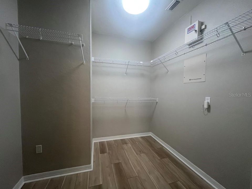 待售: $262,000 (2 贝兹, 2 浴室, 1207 平方英尺)