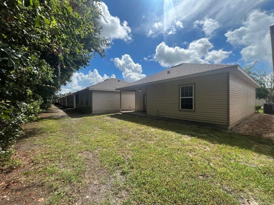 待售: $262,000 (2 贝兹, 2 浴室, 1207 平方英尺)