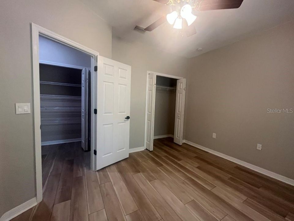 待售: $262,000 (2 贝兹, 2 浴室, 1207 平方英尺)