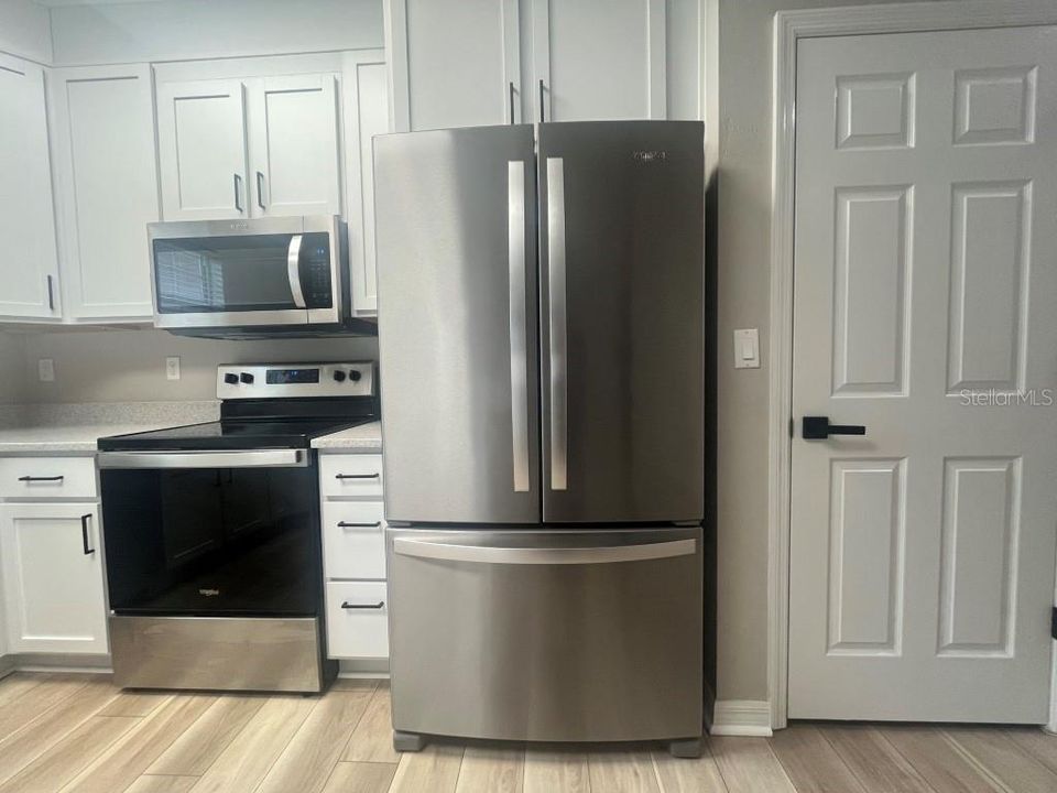 待售: $262,000 (2 贝兹, 2 浴室, 1207 平方英尺)