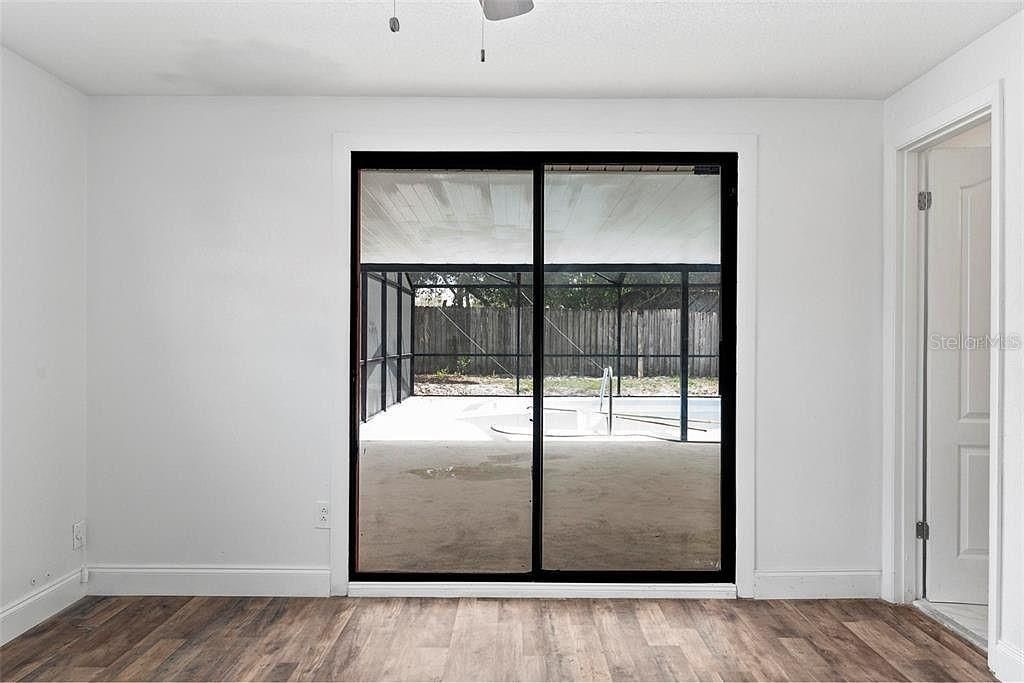 合同活跃: $259,000 (3 贝兹, 2 浴室, 1265 平方英尺)