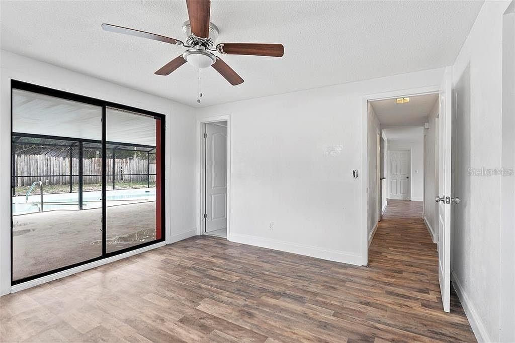 合同活跃: $259,000 (3 贝兹, 2 浴室, 1265 平方英尺)