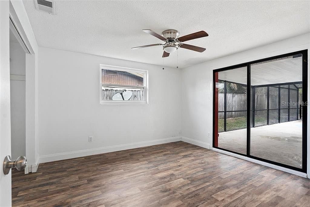 合同活跃: $259,000 (3 贝兹, 2 浴室, 1265 平方英尺)