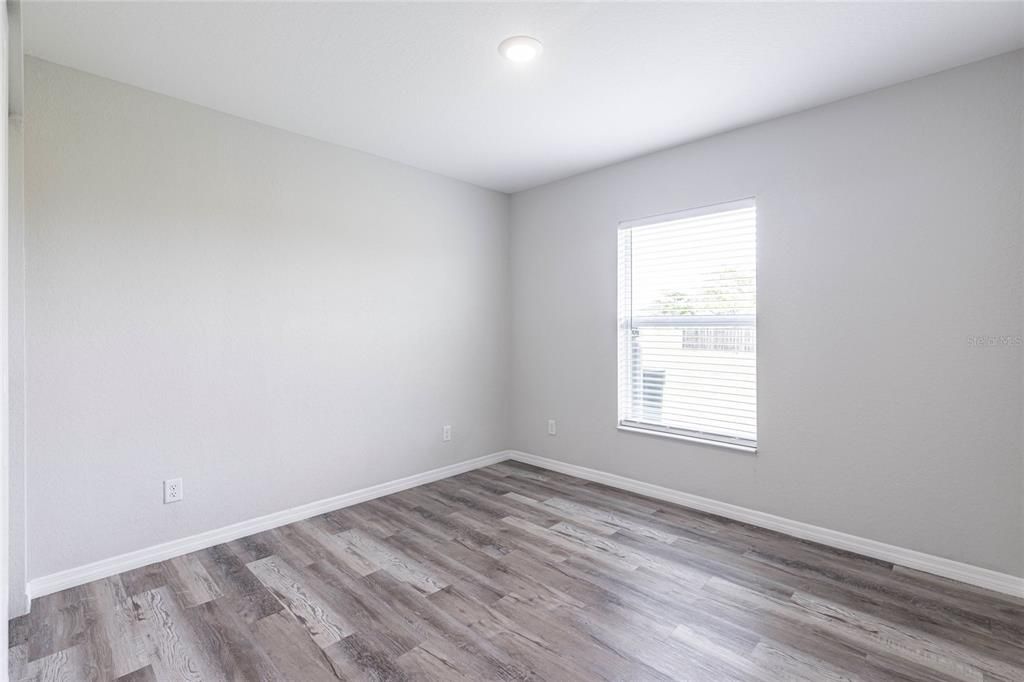 待售: $299,000 (4 贝兹, 2 浴室, 1557 平方英尺)