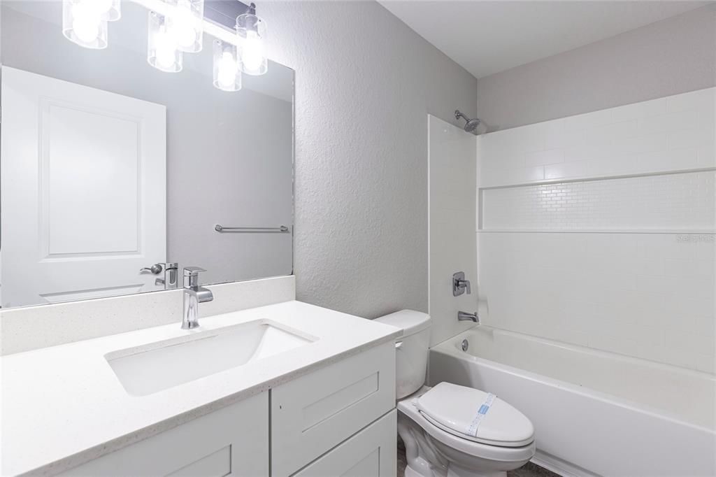 待售: $299,000 (4 贝兹, 2 浴室, 1557 平方英尺)