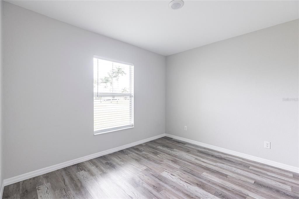 待售: $299,000 (4 贝兹, 2 浴室, 1557 平方英尺)