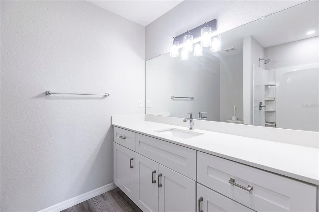 待售: $299,000 (4 贝兹, 2 浴室, 1557 平方英尺)