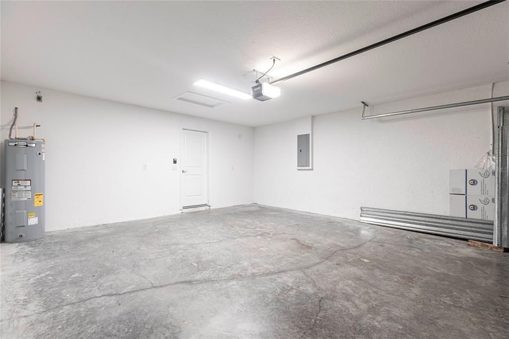 待售: $299,000 (4 贝兹, 2 浴室, 1557 平方英尺)