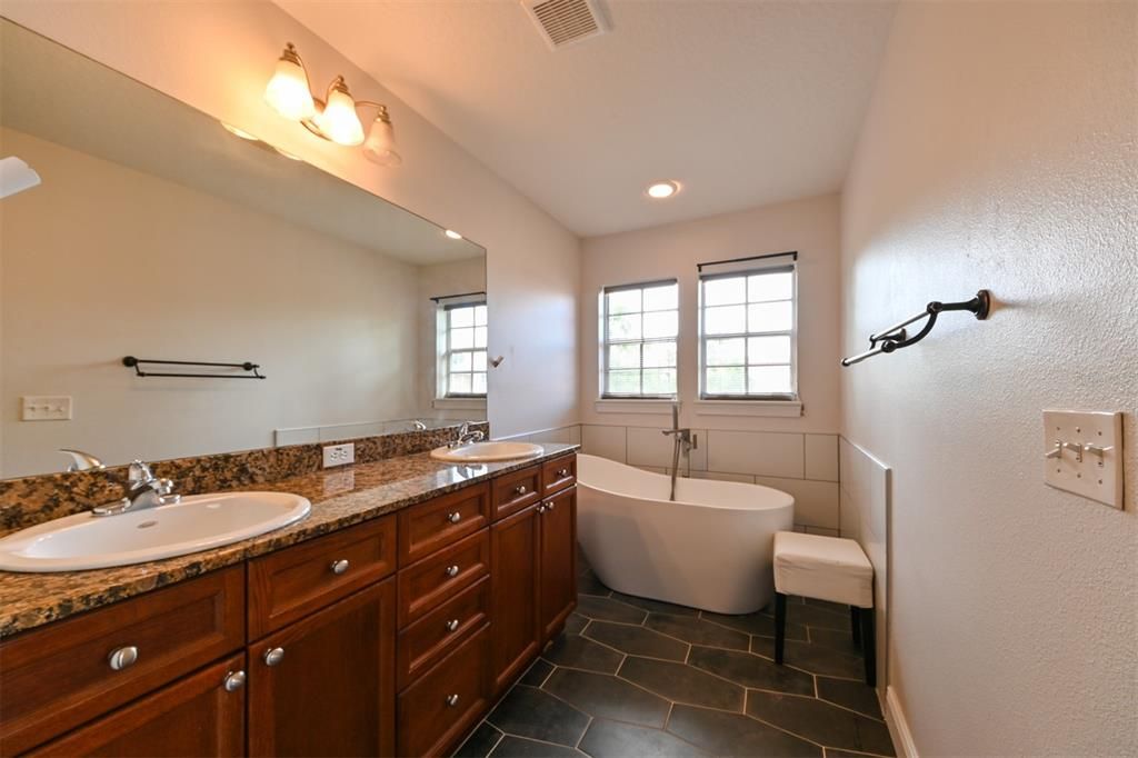 En Renta: $3,300 (3 camas, 2 baños, 2085 Pies cuadrados)