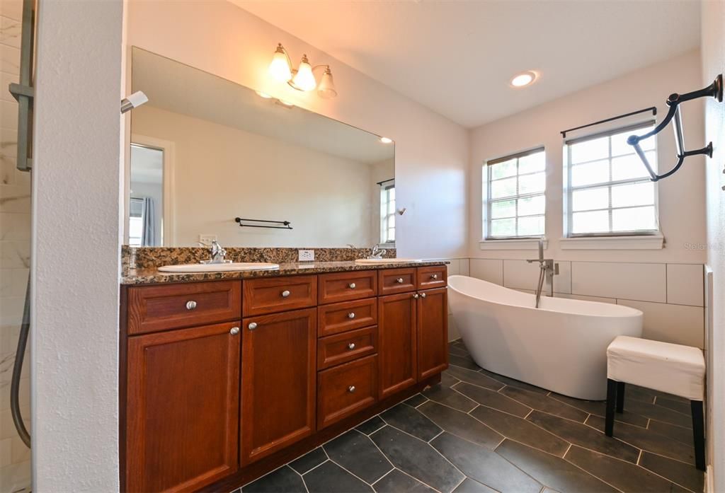 En Renta: $3,300 (3 camas, 2 baños, 2085 Pies cuadrados)