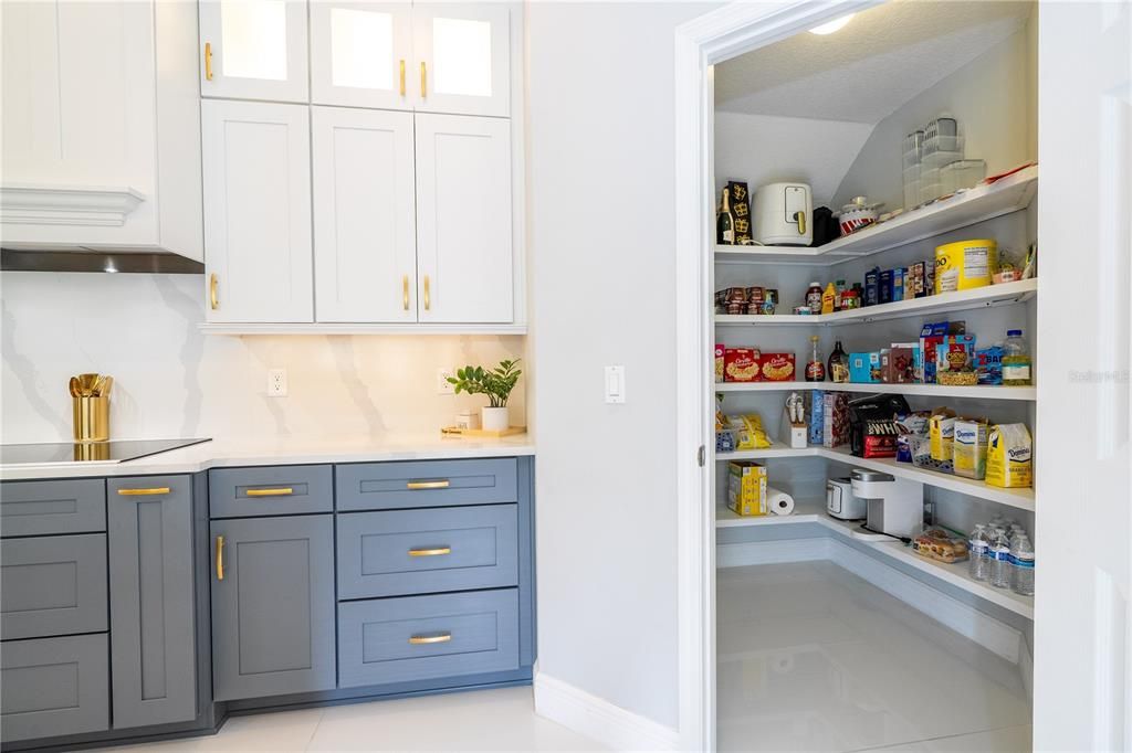 На продажу: $940,000 (4 спален, 3 ванн, 3407 Квадратных фут)