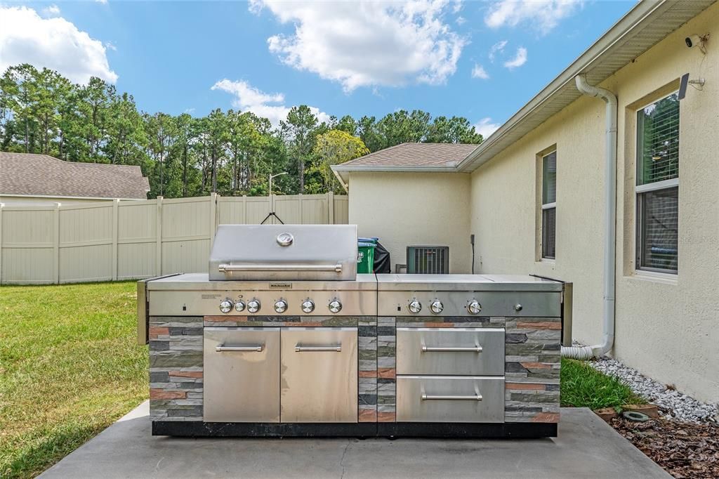 For Sale: $475,000 (3 beds, 2 baths, 1838 Square Feet)