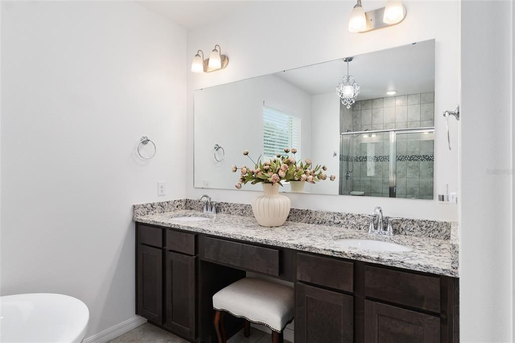 For Sale: $475,000 (3 beds, 2 baths, 1838 Square Feet)