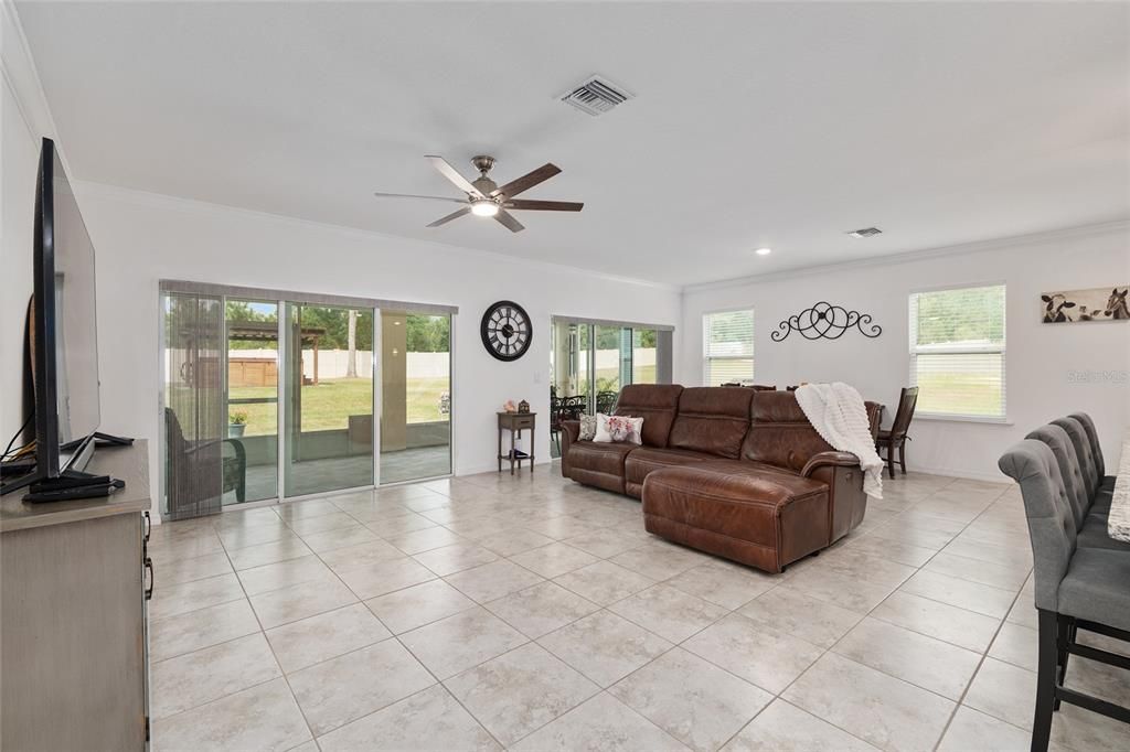 For Sale: $475,000 (3 beds, 2 baths, 1838 Square Feet)