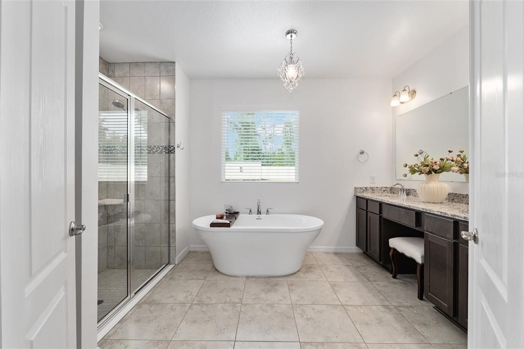 For Sale: $475,000 (3 beds, 2 baths, 1838 Square Feet)