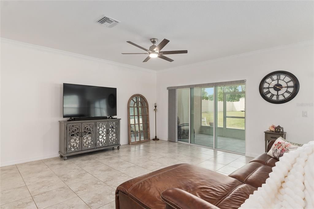 For Sale: $475,000 (3 beds, 2 baths, 1838 Square Feet)