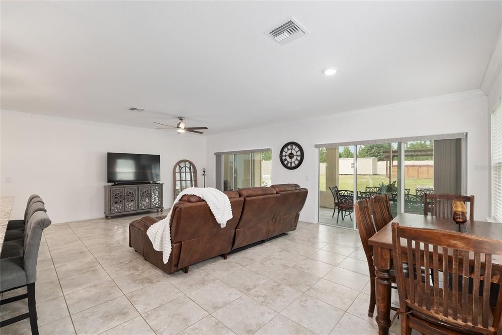 For Sale: $475,000 (3 beds, 2 baths, 1838 Square Feet)