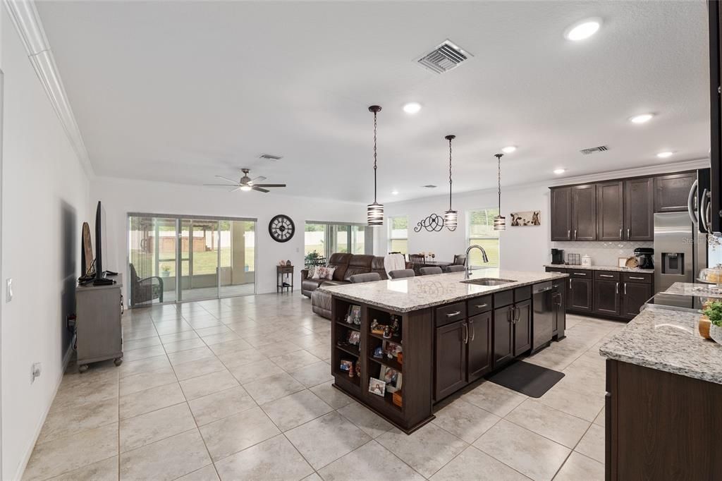 For Sale: $475,000 (3 beds, 2 baths, 1838 Square Feet)